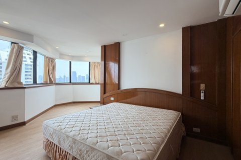 Condo in Watthana, Bangkok, Thailand, 3 bedrooms № 201334 - photo 7