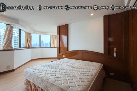 Condo in Watthana, Bangkok, Thailand, 3 bedrooms  № 201334