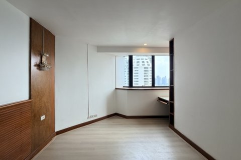 Condo in Watthana, Bangkok, Thailand, 3 bedrooms № 201334 - photo 4