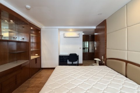 Condo in Watthana, Bangkok, Thailand, 3 bedrooms № 201334 - photo 10