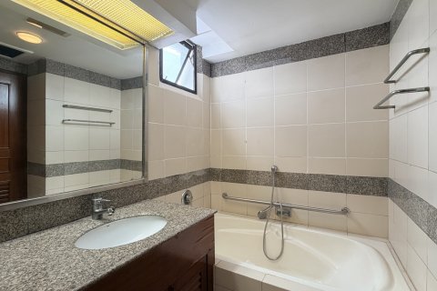 Condo in Watthana, Bangkok, Thailand, 3 bedrooms № 201334 - photo 3