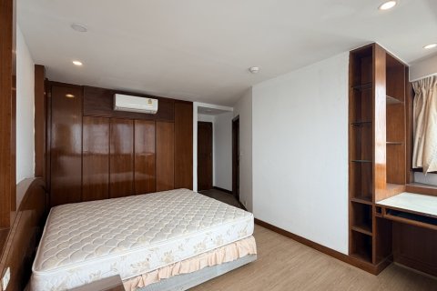 Condo in Watthana, Bangkok, Thailand, 3 bedrooms № 201334 - photo 6