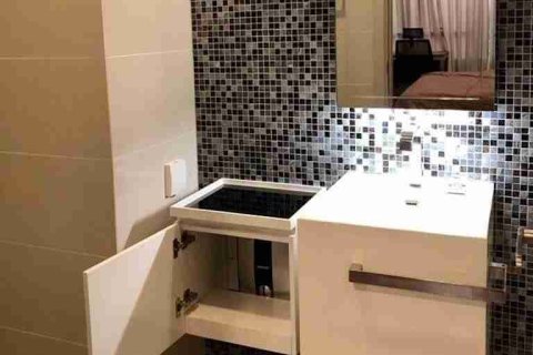 Condominio de 1 dormitorio en Thonburi, Bangkok, Tailandia № 183525 - foto 5