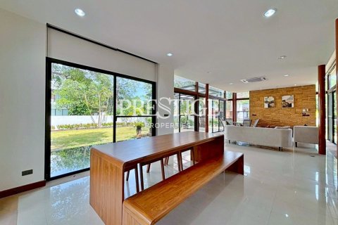 Haus in Pattaya, Thailand 5 Schlafzimmer № 198070 - Foto 8