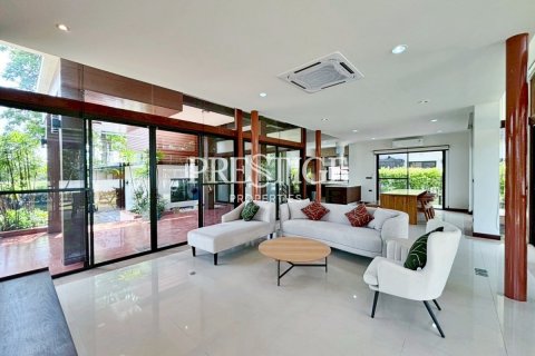 Haus in Pattaya, Thailand 5 Schlafzimmer № 198070 - Foto 3