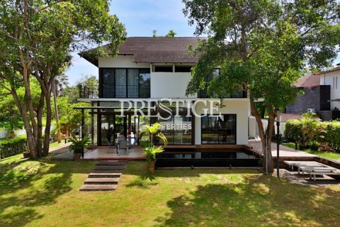 Haus in Pattaya, Thailand 5 Schlafzimmer № 198070
