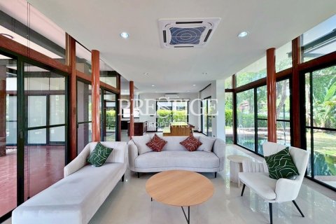 Haus in Pattaya, Thailand 5 Schlafzimmer № 198070 - Foto 4
