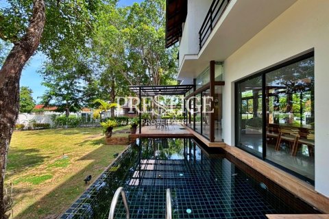 Haus in Pattaya, Thailand 5 Schlafzimmer № 198070 - Foto 2