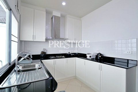 House in Pattaya, Thailand 3 bedrooms № 198074 - photo 8