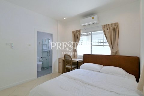 House in Pattaya, Thailand 3 bedrooms № 198074 - photo 14