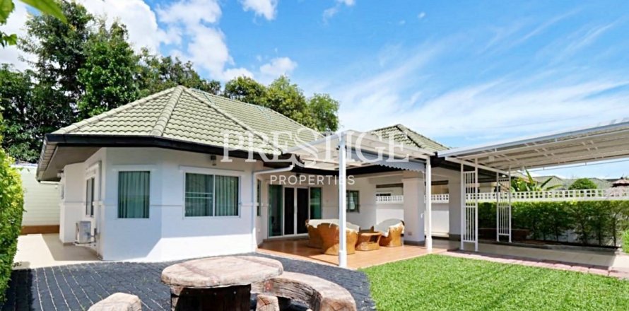 House in Pattaya, Thailand 3 bedrooms № 198074