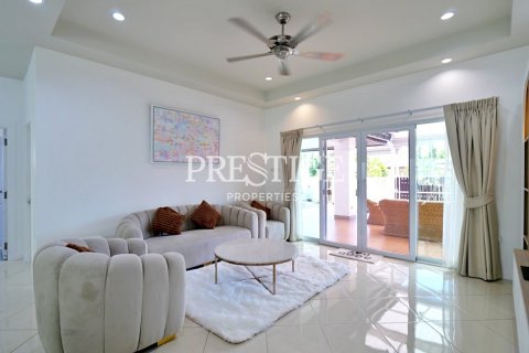 House in Pattaya, Thailand 3 bedrooms № 198074 - photo 3