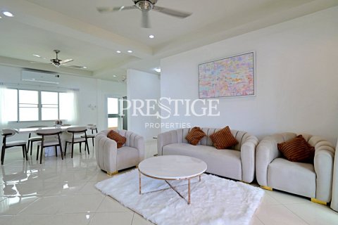 House in Pattaya, Thailand 3 bedrooms № 198074 - photo 4