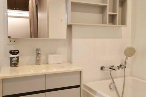 Estudio en el condominio en Watthana, Bangkok, Tailandia № 137907 - foto 8