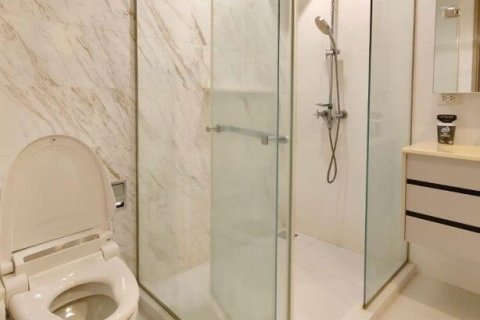 Estudio en el condominio en Watthana, Bangkok, Tailandia № 137907 - foto 7
