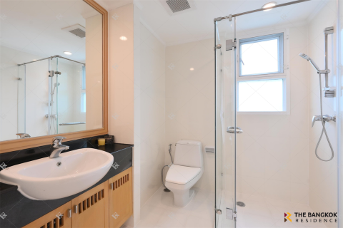 Apartment in Bangkok, Thailand 3 bedrooms № 191043 - photo 10