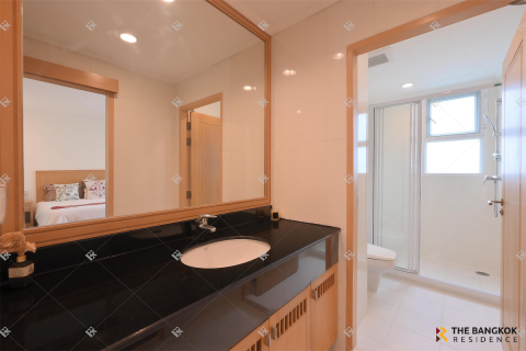 Apartment in Bangkok, Thailand 3 bedrooms № 191043 - photo 8