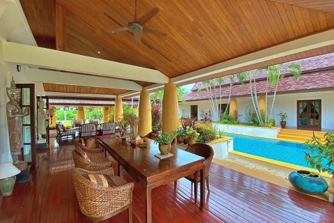 Chalet de 5 dormitorios en Hua Hin, Tailandia № 168426 - foto 5
