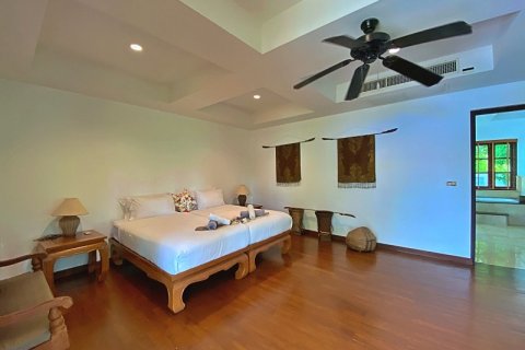 Chalet de 5 dormitorios en Hua Hin, Tailandia № 168426 - foto 21