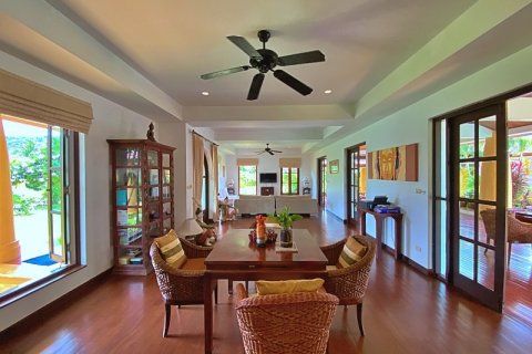 Chalet de 5 dormitorios en Hua Hin, Tailandia № 168426 - foto 14