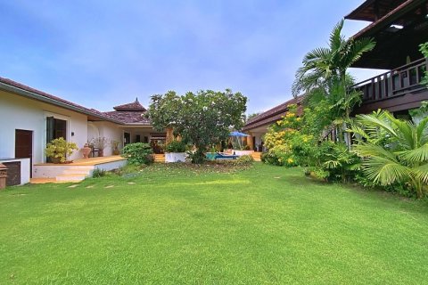 Chalet de 5 dormitorios en Hua Hin, Tailandia № 168426 - foto 25