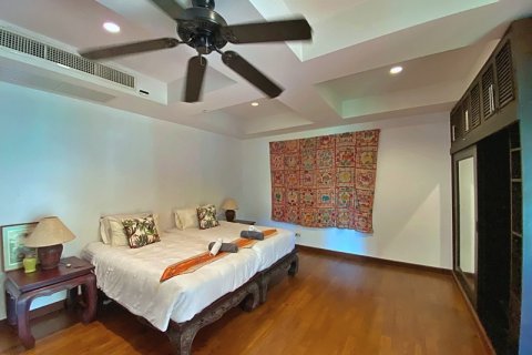 Chalet de 5 dormitorios en Hua Hin, Tailandia № 168426 - foto 17