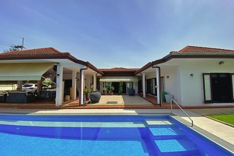 Chalet de 4 dormitorios en Hua Hin, Tailandia № 168424 - foto 2
