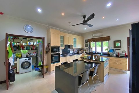 Chalet de 4 dormitorios en Hua Hin, Tailandia № 168424 - foto 14