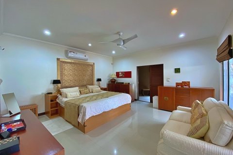 Chalet de 4 dormitorios en Hua Hin, Tailandia № 168424 - foto 29