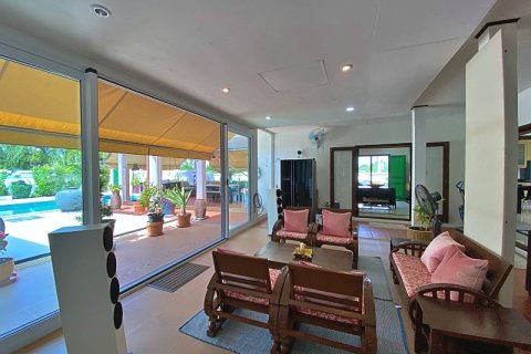 Chalet de 4 dormitorios en Hua Hin, Tailandia № 168424 - foto 20