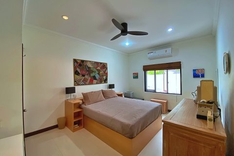 Chalet de 4 dormitorios en Hua Hin, Tailandia № 168424 - foto 23