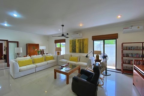 Chalet de 4 dormitorios en Hua Hin, Tailandia № 168424 - foto 21