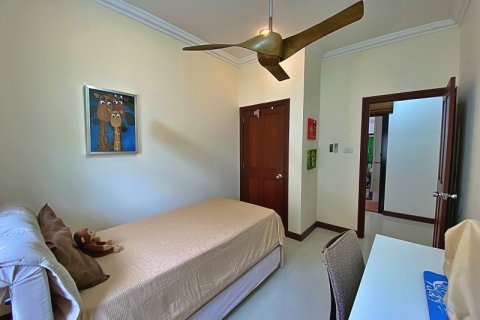 Chalet de 4 dormitorios en Hua Hin, Tailandia № 168424 - foto 27