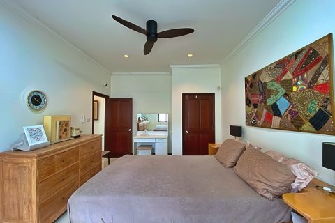 Chalet de 4 dormitorios en Hua Hin, Tailandia № 168424 - foto 24