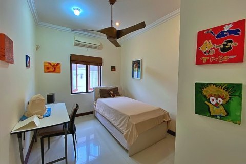 Chalet de 4 dormitorios en Hua Hin, Tailandia № 168424 - foto 26