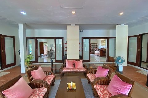 Chalet de 4 dormitorios en Hua Hin, Tailandia № 168424 - foto 19