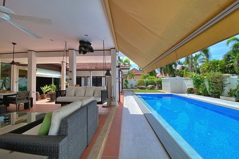 Chalet de 4 dormitorios en Hua Hin, Tailandia № 168424 - foto 9