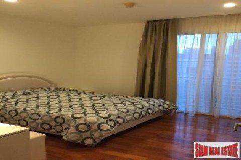 Apartamento de 2 dormitorios en Bangkok, Tailandia № 202658 - foto 3