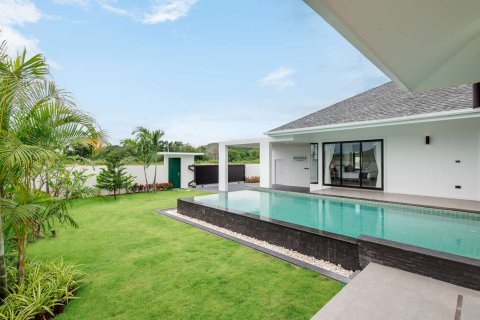Chalet de 3 dormitorios en Hua Hin, Tailandia № 166565 - foto 19