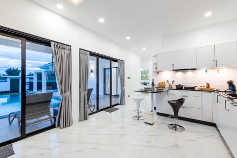Chalet de 3 dormitorios en Hua Hin, Tailandia № 166565 - foto 27