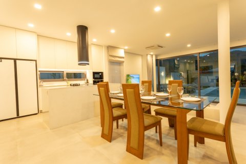 Chalet de 3 dormitorios en Rawai, Tailandia № 71530 - foto 13
