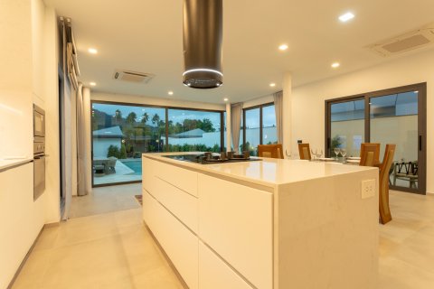 Chalet de 3 dormitorios en Rawai, Tailandia № 71530 - foto 17