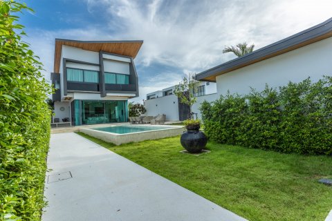 Villa in Rawai, Thailand 3 bedrooms № 71530