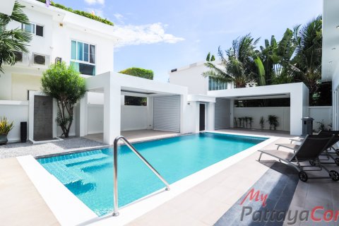 Casa de 5 dormitorios en Pattaya, Tailandia № 32408