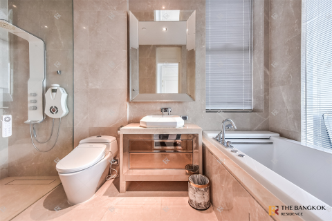 Condo in Bangkok, Thailand, 3 bedrooms № 190118 - photo 8