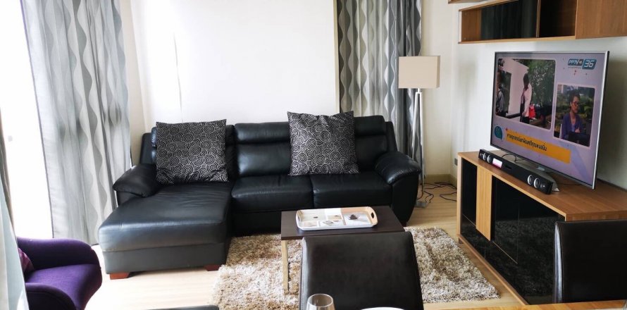 Condominio de 2 dormitorios en Phra Khanong, Bangkok, Tailandia № 143925