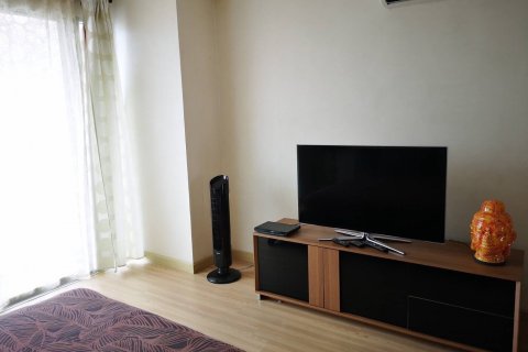 Condominio de 2 dormitorios en Phra Khanong, Bangkok, Tailandia № 143925 - foto 2