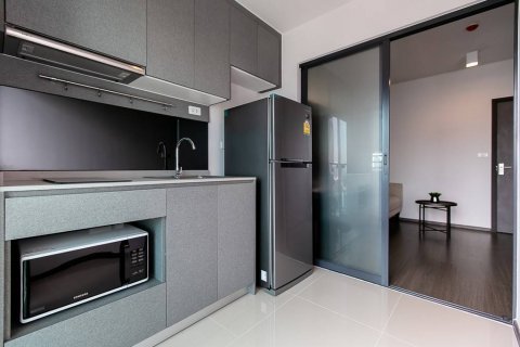 Condominio de 1 dormitorio en Phra Khanong, Bangkok, Tailandia № 143926 - foto 3