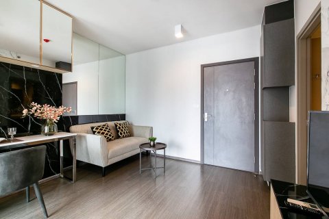 Condominio de 1 dormitorio en Phra Khanong, Bangkok, Tailandia № 143926 - foto 2