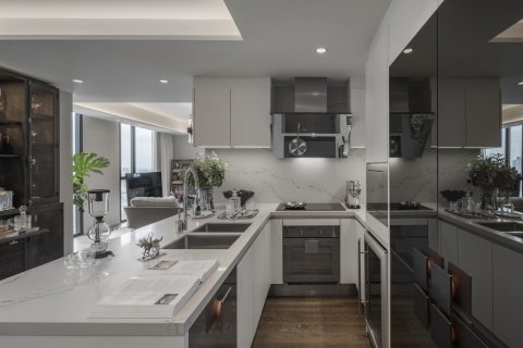 Ático de 3 dormitorios en Bangkok, Tailandia № 180692 - foto 3